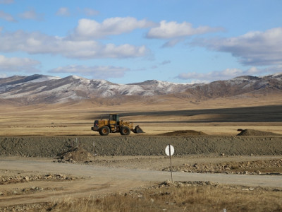 Гурван жил дуншсан Дарханы замын 113 километрийг хучжээ
