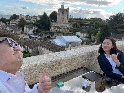 Циркийн асуудлаар шүүмжлүүлээд буй Асашёорюү Д.Дагвадорж, залуу гэргийтэйгээ Францаар аялаж явна