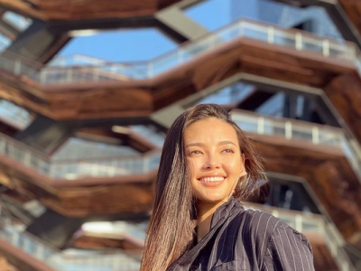 Урангоог аав нь ингэж зуржээ