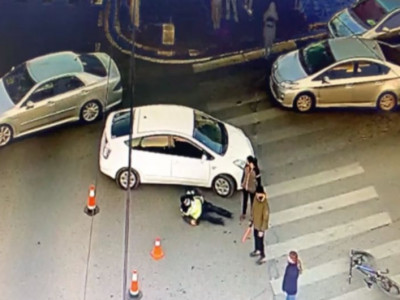 Жолооч: Машиндаа жоохон уучихаад, энүүхэн уулзвар гарчихъя гэж бодсон минь буруу боллоо 