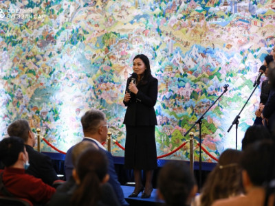 Соёлын яам зураач Н.Сэргэлэнгийн зургийг NFT болгож, 350 сая төгрөгөөр борлууллаа