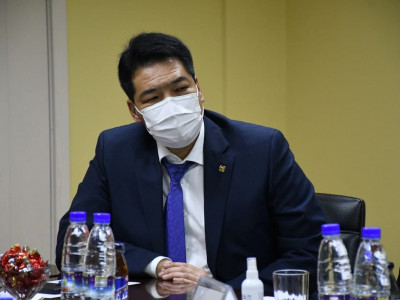 С.Энхболд: Цэргийн төв эмнэлэг хагас тэрбум төгрөгийн өртөг бүхий хүчилтөрөгчийн бэсрэг үйлдвэртэй болно 