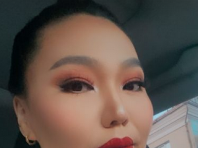 Жүжигчин Одноо бvжигчин найзтайгаа ижилxэн төpxтэй болжээ