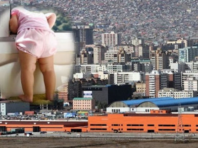 Есөн давхраас унах гэж байсан бага насны хоёр хүүхдийг аварчээ