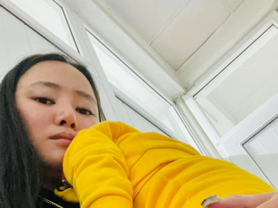 Дэлгэрмөрөнд эмнэлэг хүргээд өгөөч гэж хэлсэн чинь би чадахгүй төрсөн өдөртөө явна хүмүүс хүлээж байгаа гэлээ гэж үү? Хүүхдийн минь эрүүл мэнд нэг оройн шоунaaс үнэгүй тээ