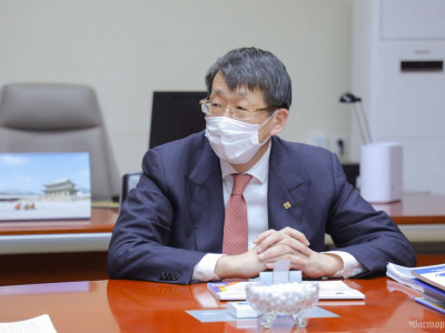 Л.Энх-Амгалан: Гоё дээлгүй байгаа нь хүүхдийн буруу биш