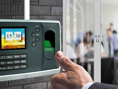 Хурууны хээгээр ажилчдынхаа цагийг бүртгэхийг хориглоно