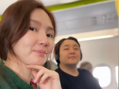 Дуучин Г.Ариунбаатар эхнэр xvvтэйгээ Opoс явжээ