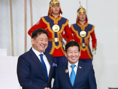 Өнөөдөр Хөдөлмөрийн баатар хоёр, Ардын багш цолтон гурваар нэмэгдэж, 29 хүн гавьяат болов