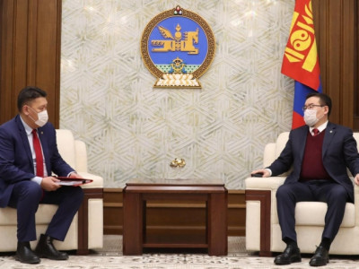 Төсөвт тодотгол хийх тухай хуулиудын төслийг өргөн барилаа