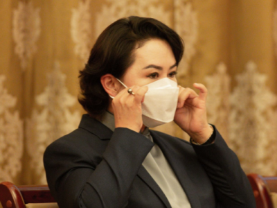 Б.Батцэцэг: Киев хотоос 13 монгол иргэн Украины хил рүү явж байгаа. Иргэдээ авахаар ЭСЯ-ны ажилтнууд хил дээр ирсэн 