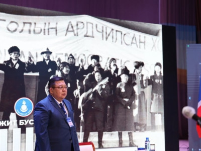 С.Эрдэнэ: МоАХ дотор Х.Баттулгыг дагасан бүхэл бүтэн хүн сүрэг бий болчихоод байна