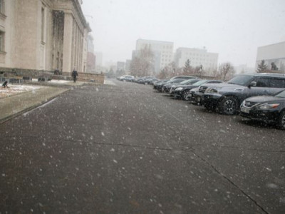 УИХ-аас удирдлага нь томилогддог байгууллагуудын 122 машины 40 нь том оврын суудлын машин байна