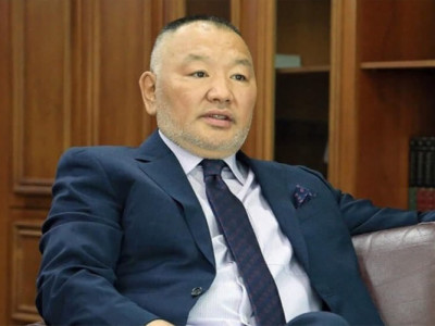 Б. Жаргалсайхан: Сахал Эрдэнэбилэг ИЙМ АМАРХАН ...Л.Оюун-Эрдэнэ гөлөг шиг зyyчихаад тавихгүй нь гэж ойлгов бололтой