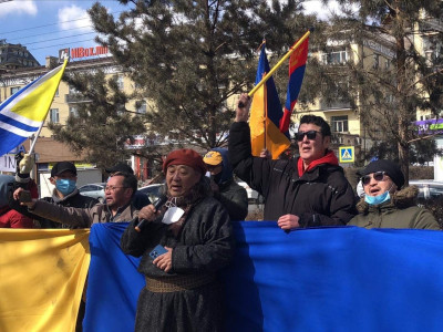 Сүйтгэгч хүч ба Монголчуудын мэтгэлцээн