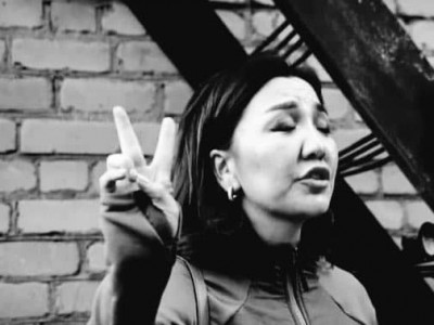 Н. Өнөрцэцэг: Юуг ч тайлбарлаад ойлгодоггүй MACC-г бий болгоход ч би өөрөө оролцсон. Одоо тэр юу ч ойлгодоггүй шyyрдаг массдаа би тacдуулж явна. Ухаарлаа 