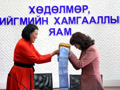 Д.Сарангэрэл: А.Ариунзаяа сайдын эхлүүлсэн олон ажлыг үр дүнтэйгээр үргэлжлүүлэхийн төлөө хичээн ажиллана