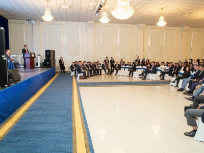 Мөнчгөрөөрөө зүтгэдэг энэ хэдэн бизнесмэн л Монголдоо мөнгө чирж ирдэг