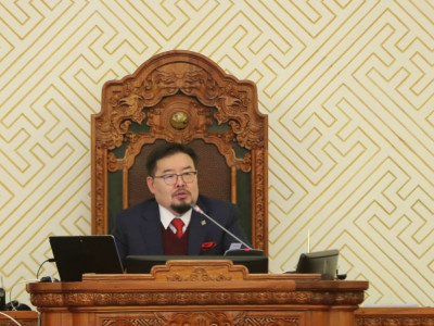 Г.Занданшатар: Томыг дуурайж, гадаадыг хуулбарлаж, гамбир элдэх мэт хотыг хөгжүүлэх нь түгжрэл, утаанд хүргэдэг гэсэн үг бий 