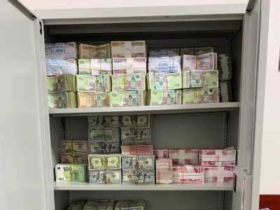 УБТЗ-ын албан тушаалтан болон хамаарал бүхий этгээдүүдийн гэрээс ₮7.3 тэрбумтай тэнцэх дөрвөн төрлийн валют хураан авсан БИЧЛЭГ