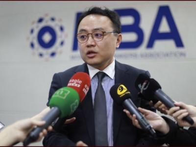 Л.Амар: Иргэд хадгаламжаа долларт хөрвүүлчихээр банкуудын гадаад эх үүсвэр татах боломжийг хязгаарлаж байна
