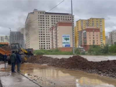 Натур худалдааны төв, Буян компани орчимд ус дүүрч, Элчингийн уулзвараас Нарны зам хүртэл хөдөлгөөн хаагджээ 