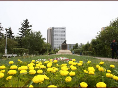 Төрийн ордны арын цэцэрлэгийг иргэдэд нээлттэй болгоход татгалзах зүйлгүй. Тохижилтын ажил дууссан 