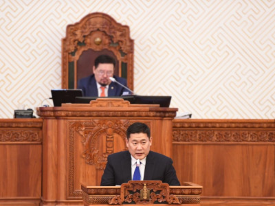 Сонгууль хүртэл тэсчихвэл Л.Оюун-Эрдэнэ зайлж, бүх зүйл сайхан болно гэж оргосон шувууд маань томилсон шүүгч нартаа захиж байгаа