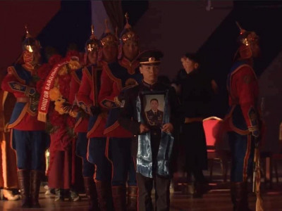 Албан үүргээ гүйцэтгэж байхдаа амиа алдсан алба хаагчийг сүүлчийн замд нь үдлээ