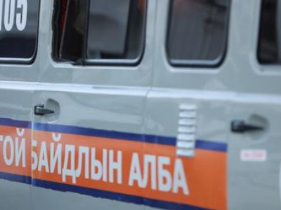 Гашуун сухайт чиглэлийн замд автомашин шатаж, нэг хүн амиа алджээ