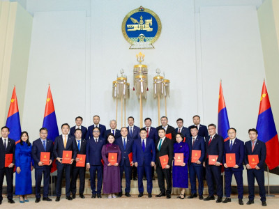 Монгол Улсын 33 дахь Ерөнхий сайд Л.Оюун-Эрдэнэ Засгийн газрын гишүүдээ томиллоо