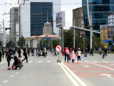 07:00-18:00 цагийн хооронд Зүүн дөрвөн замаас Баруун дөрвөн замын уулзвар хүртэл хөдөлгөөн хаагдана