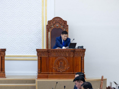 Л.Оюун-Эрдэнэ: УИХ-ын гишүүд рүү гаднын бүртгэлгүй дугаараас мессеж илгээсэн байхыг үгүйсгэхгүй