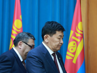 Хил дамнасан төмөр замын бүтээн байгуулалтын мөнгийг нүүрсээр төлөхгүй. Эрдэнэс Тавантолгой компани төлнө