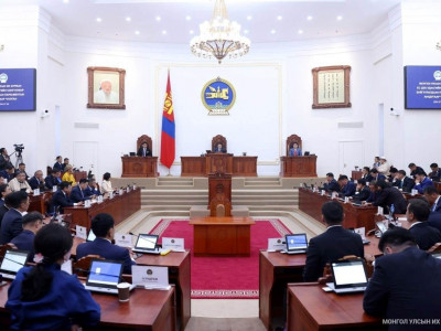 Ерөнхийлөгчийн хоёр хэлэлцээг УИХ яагаад хойшлуулаад байгаа вэ?!