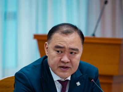 Л.Гантөмөр: Монгол Улс парламентын засаглалтай байх эсэх тухай асуудал яригдаж байна