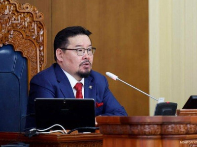Засагтаа ч товойхгүй Ерөнхий сайд 2028 онд намын туг болж барах уу гэдэг яриа МАН-ынхан дунд гарчээ