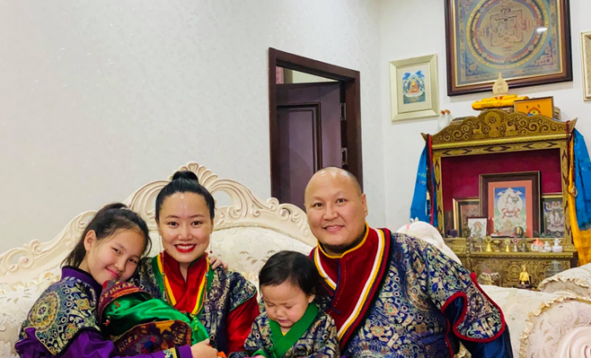 Т.Дэлгэрмөрөн гурав дахь охиндоо Сорголчин гэх нэрийг хайрлажээ