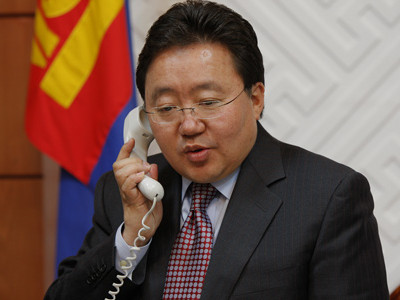 Ерөнхийлөгч өнөө орой телевизийн шууд нэвтрүүлгээр ард түмэнтэйгээ  Ерөнхийлөгч өнөө орой телевизийн шууд нэвтрүүлгээр ард түмэнтэйгээ