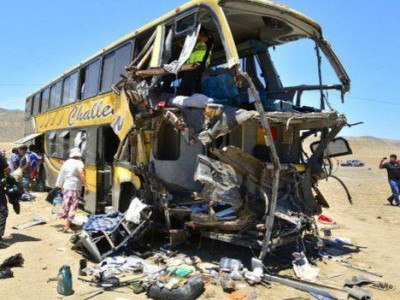 Перуд автобус осолдож 37 хүний амь нас эрсэдлээ 