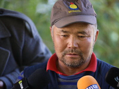 Хохирогч бүсгүйн аав: Тэр чинь араатан, хүн биш, төрсөн хүүгийнхээ төрсөн өдрийн урд өдөр нь ээжийг нь ална гэдэг чинь юу гэсэн үг вэ 